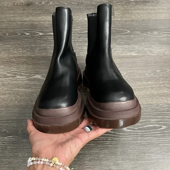 URBAN OUTFITTERS Black Chelsea Faux Leather Combat Platform Chunky Boots 9 40 - Picture 6 of 10